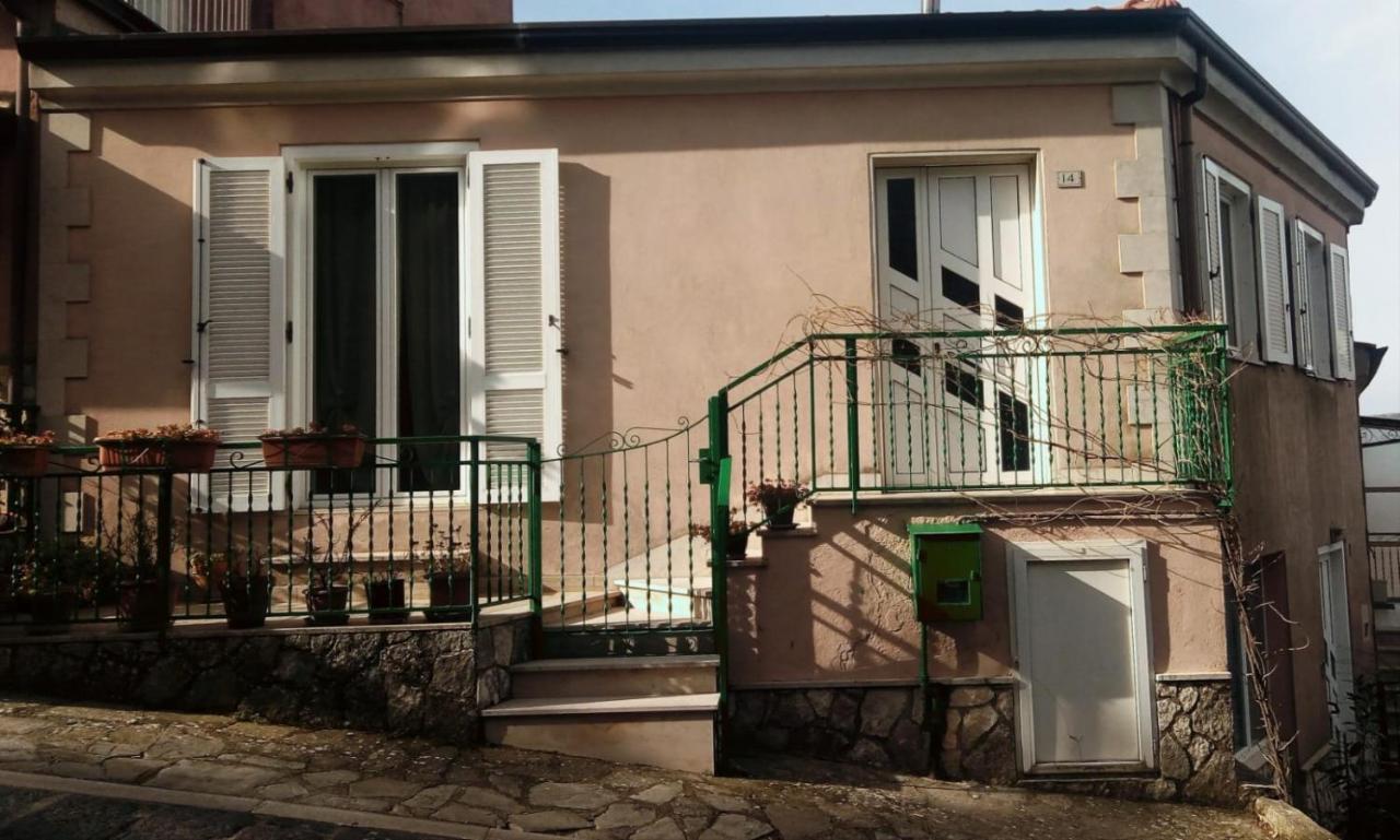 B&B Le Colonne Montefusco Eksteriør bilde