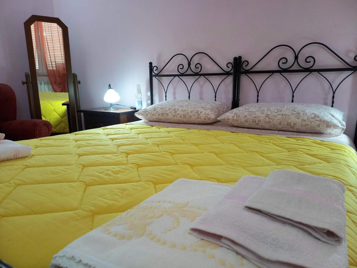 B&B Le Colonne Montefusco Eksteriør bilde